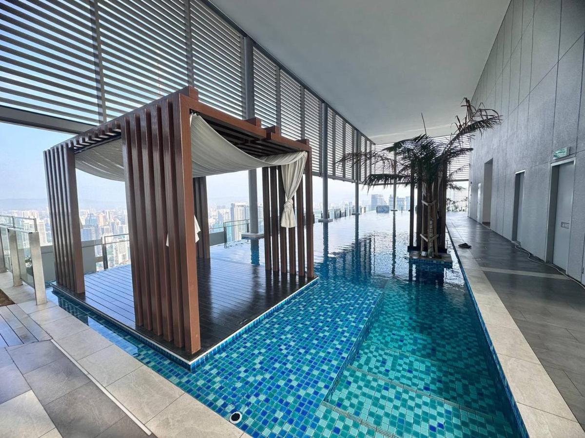 Pavilion Ceylon Hill By J&c *